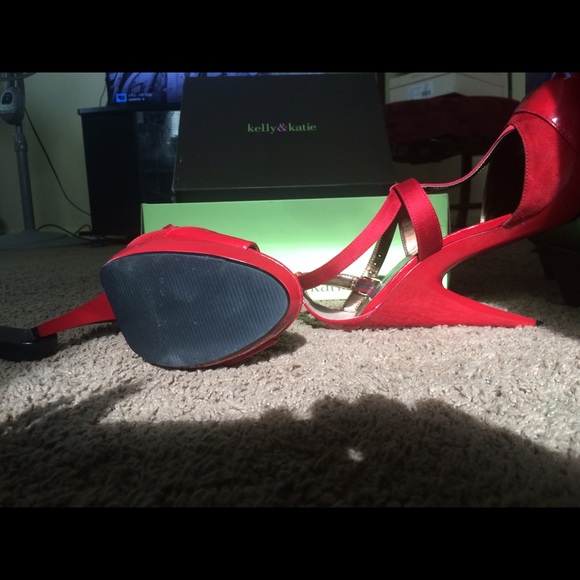 Kelly&Kate red shoes🌶👠❤️😜 - Picture 4 of 4