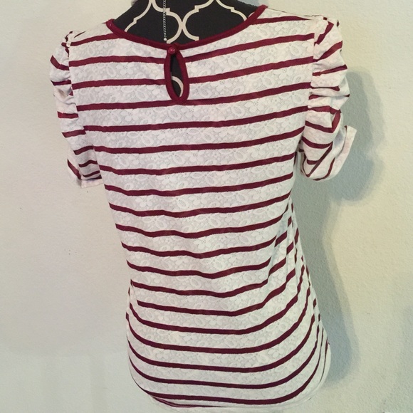 Red & cream lace-like top - Picture 3 of 4