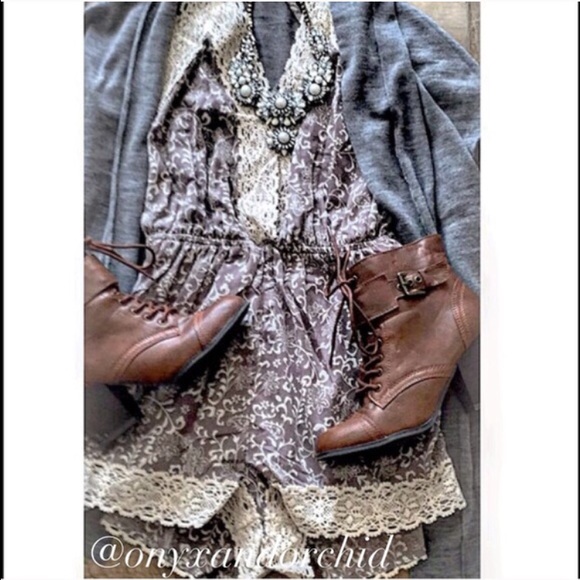🌻1 LEFT! Size L Grey Lace Boho Romper - Picture 2 of 4