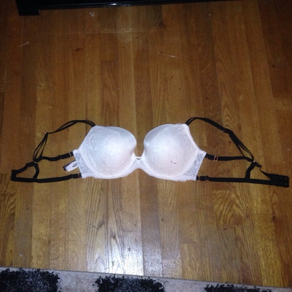 SEXY VS BRA NWT