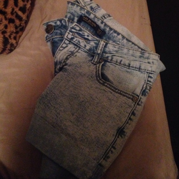 Shorts..Size Small - Picture 3 of 3