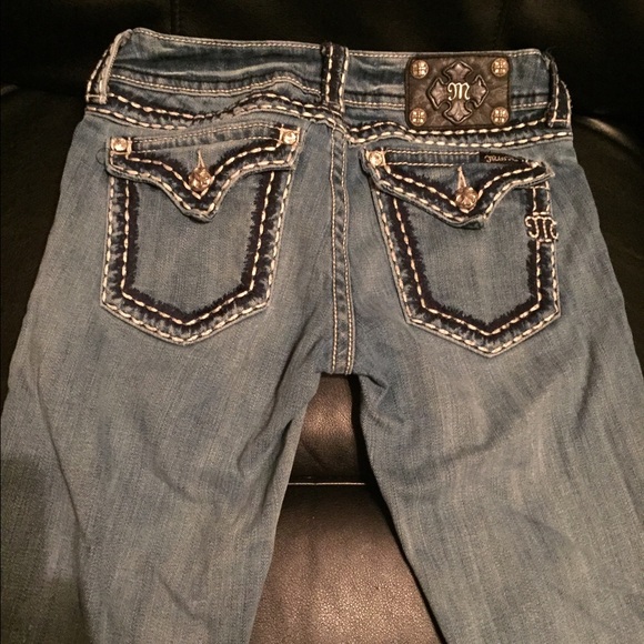 Miss Me Capris with Button Back Pockets - Picture 2 of 4