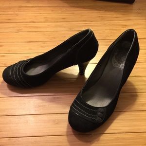 Cute Closed Toe Heels!