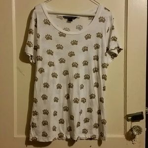 Paw print tee!