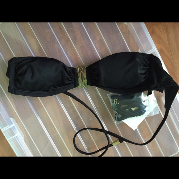 Black strapless bikini top