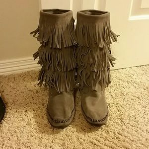 Minnetonka 3-layer fringe boots
