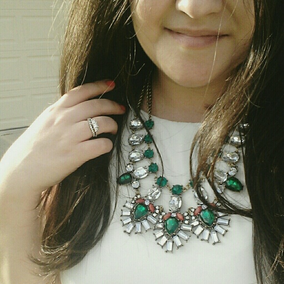BaubleBar  Jewelry - BaubleBar Statement Bib Necklace Crystal, Emerald