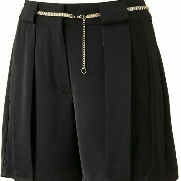 Jennifer Lopez Black Solid Pleated Shorts size 10