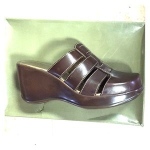 Clogs