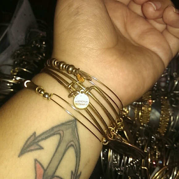 Champagne square up in RG - Picture 3 of 3