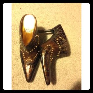 Alligator-style Booties!