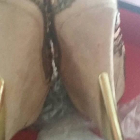 Heels - Picture 3 of 3