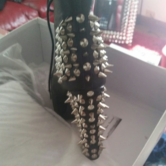 Platform heels - Picture 2 of 2