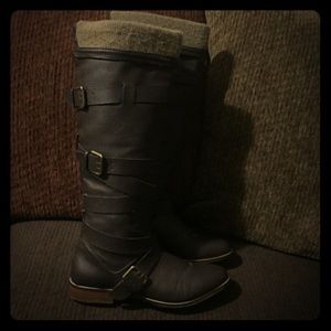 Colin Stuart brown boots