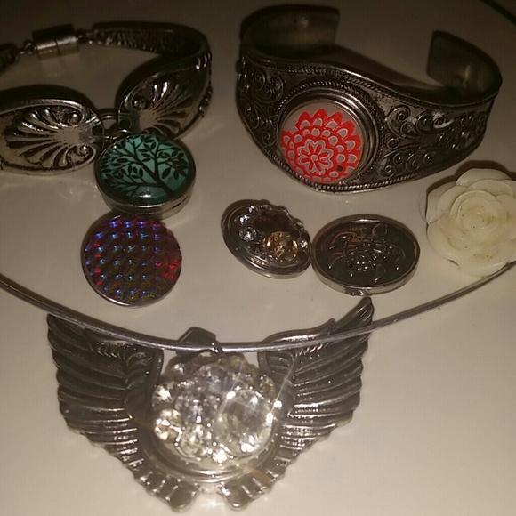 GONE!! 2 bracelets, 1 necklace!! Xtra charms!!