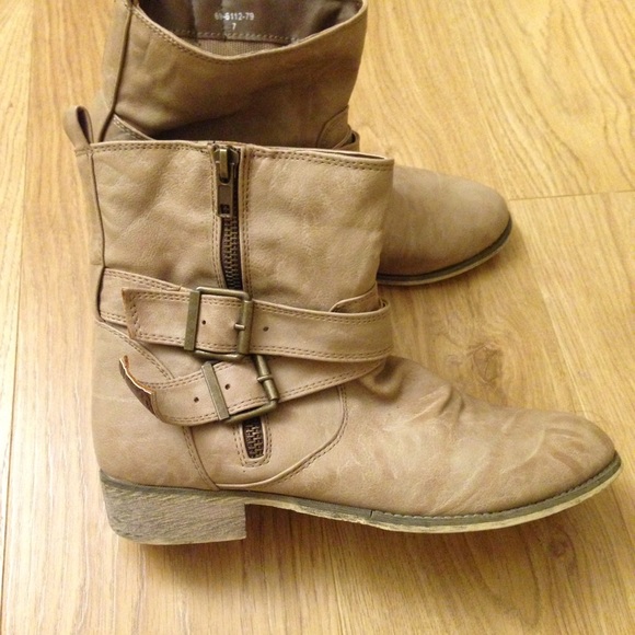 Cathy Jean ankle boots double buckle strap