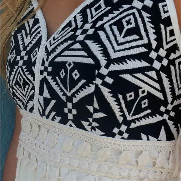 ❌SOLD OUT ❌ Aztec embroidered maxi - Picture 2 of 2