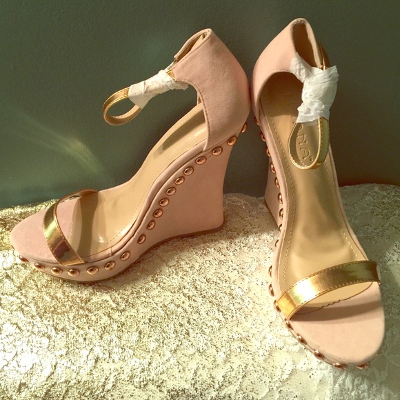 Lilliana wedges