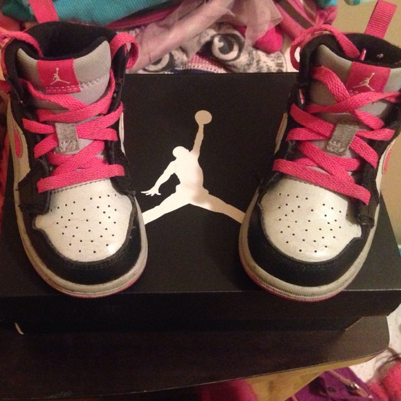 Jordan's size 6C - Picture 1 of 3
