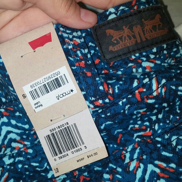 NWT Levi's shorts Sz 10 - Picture 2 of 4