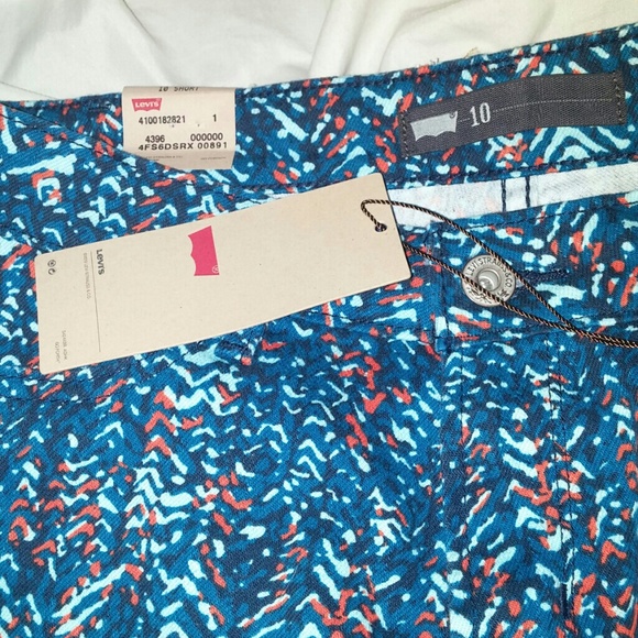 NWT Levi's shorts Sz 10 - Picture 3 of 4