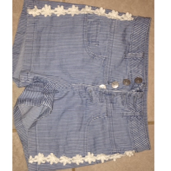 Delias shorts