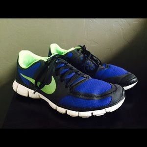 Men's Nike 7.0 Size 9