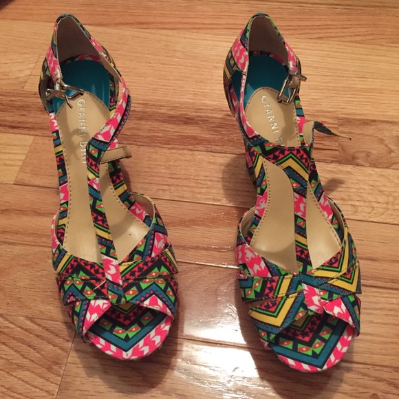 Brand new Gianni bini peep toe wedges