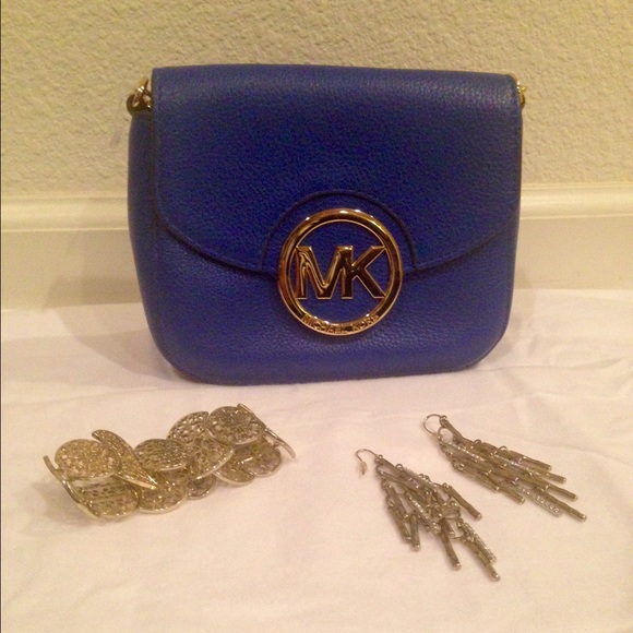 MICHAEL KORS FULTON LEATHER SMALL CROSSBODY - Picture 1 of 4
