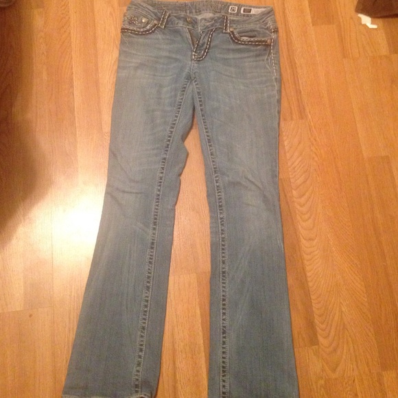 TRADING - Picture 2 of 4