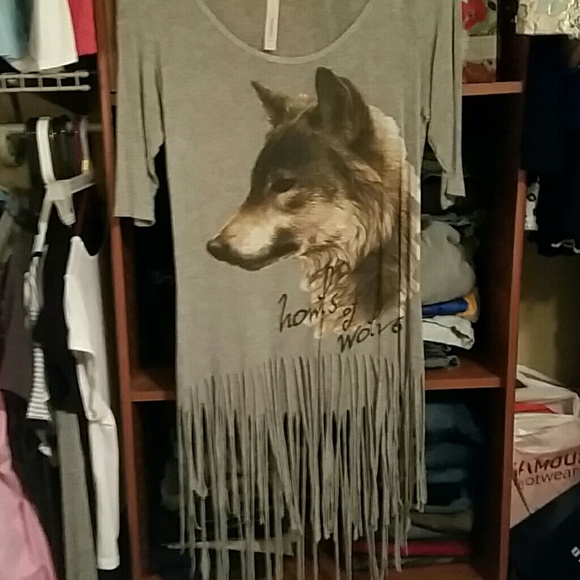 Oversized graphic fringed shirt