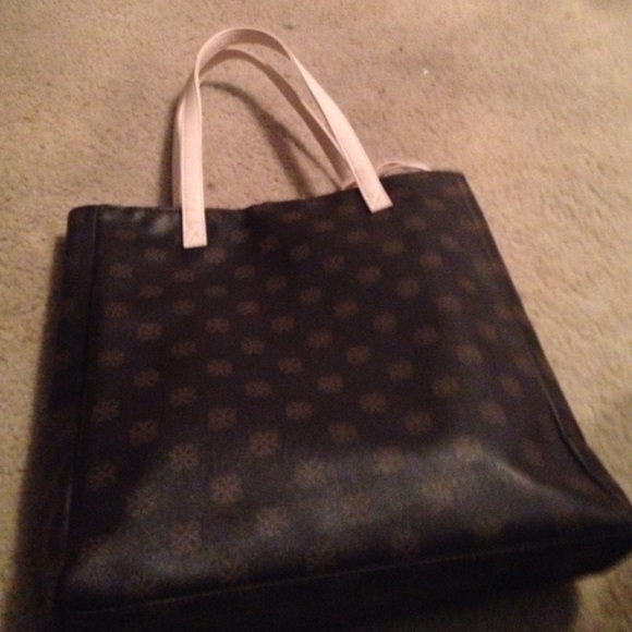 Medium sized handbag. Like new - Picture 3 of 3