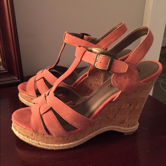 Suede Moda t-strap wedge - Picture 2 of 4
