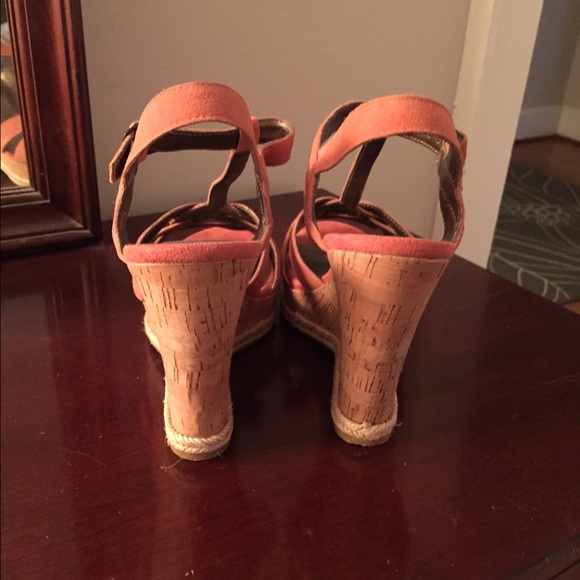 Suede Moda t-strap wedge - Picture 3 of 4