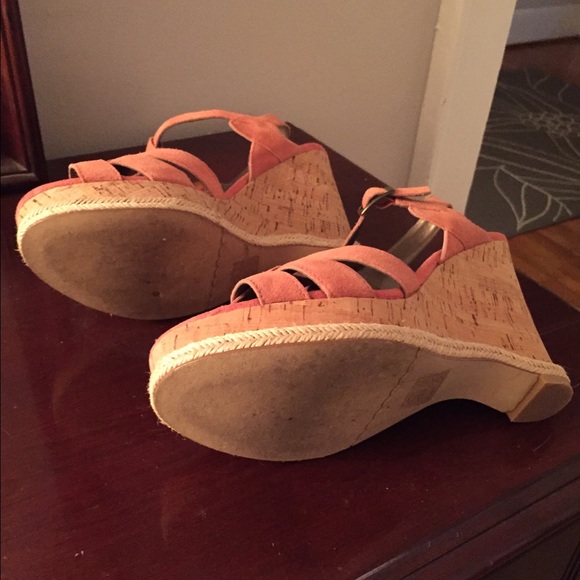 Suede Moda t-strap wedge - Picture 4 of 4