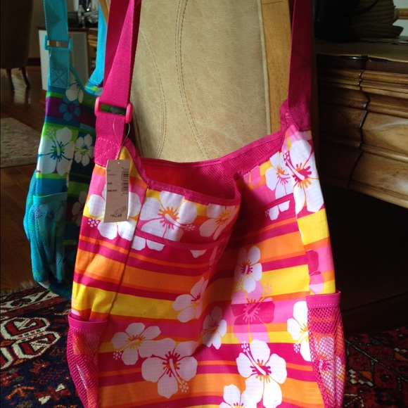 Handbags - Picture 4 of 4