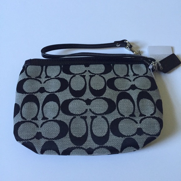 🚫SOLD NWT Coach Signature Grey & Black Wristlet! - Picture 2 of 4