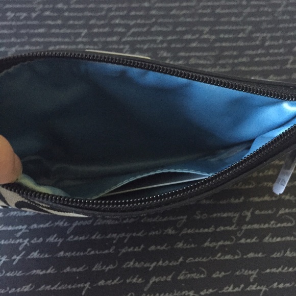 🚫SOLD NWT Coach Pleated Grey & Black Wristlet! - Picture 3 of 4