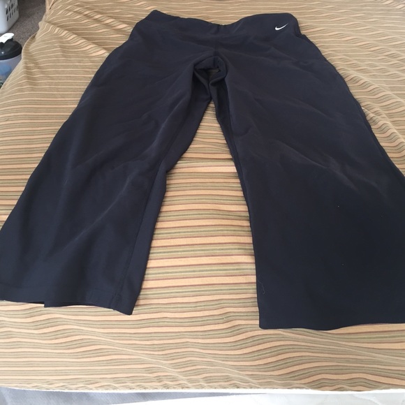 Nike workout capris