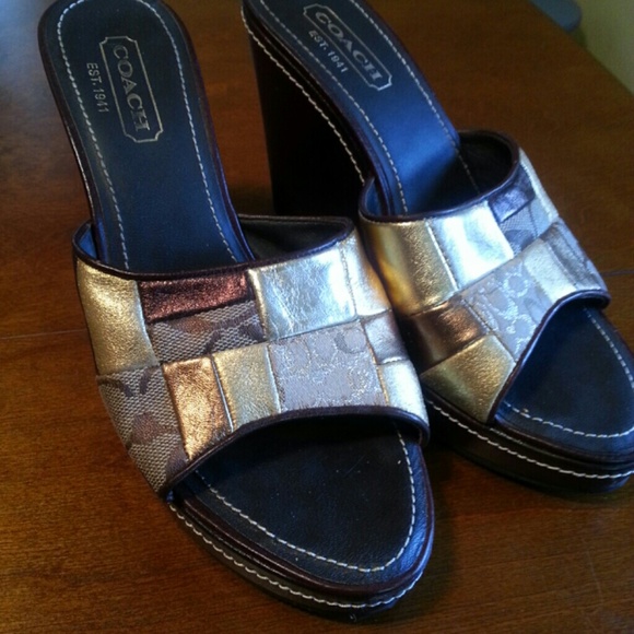 Coach - Picture 1 of 3