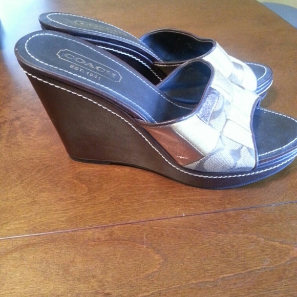 Coach - Picture 3 of 3