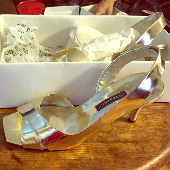 Sexy gold shoes
