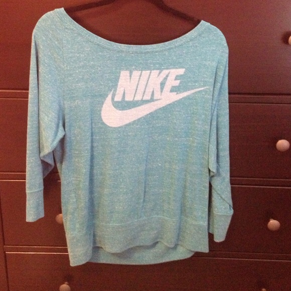 Nike mid sleeve shirt