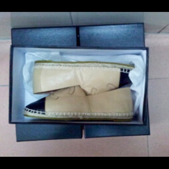 Beige and black leather espadrilles