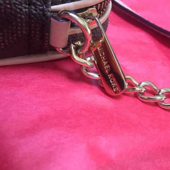 SOLD! Michael Kors Crossbody - Picture 4 of 4