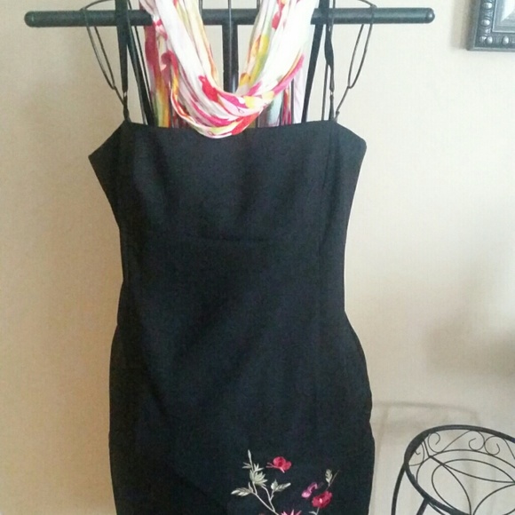 DRESS - Picture 2 of 3