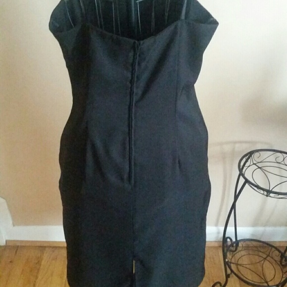 DRESS - Picture 3 of 3