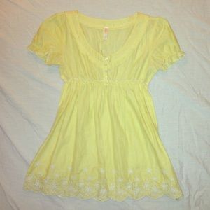 Yellow lacy top