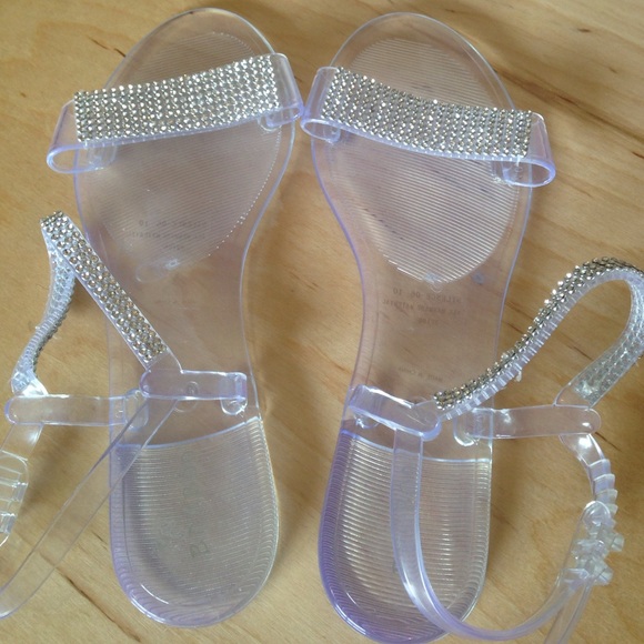 NWOT Size 10 rhinestone Bamboo brand jelly sandals