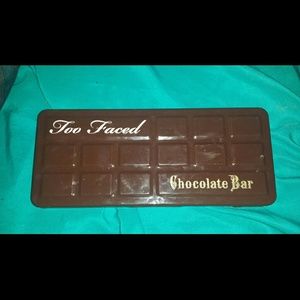 Too faced chocolate bar